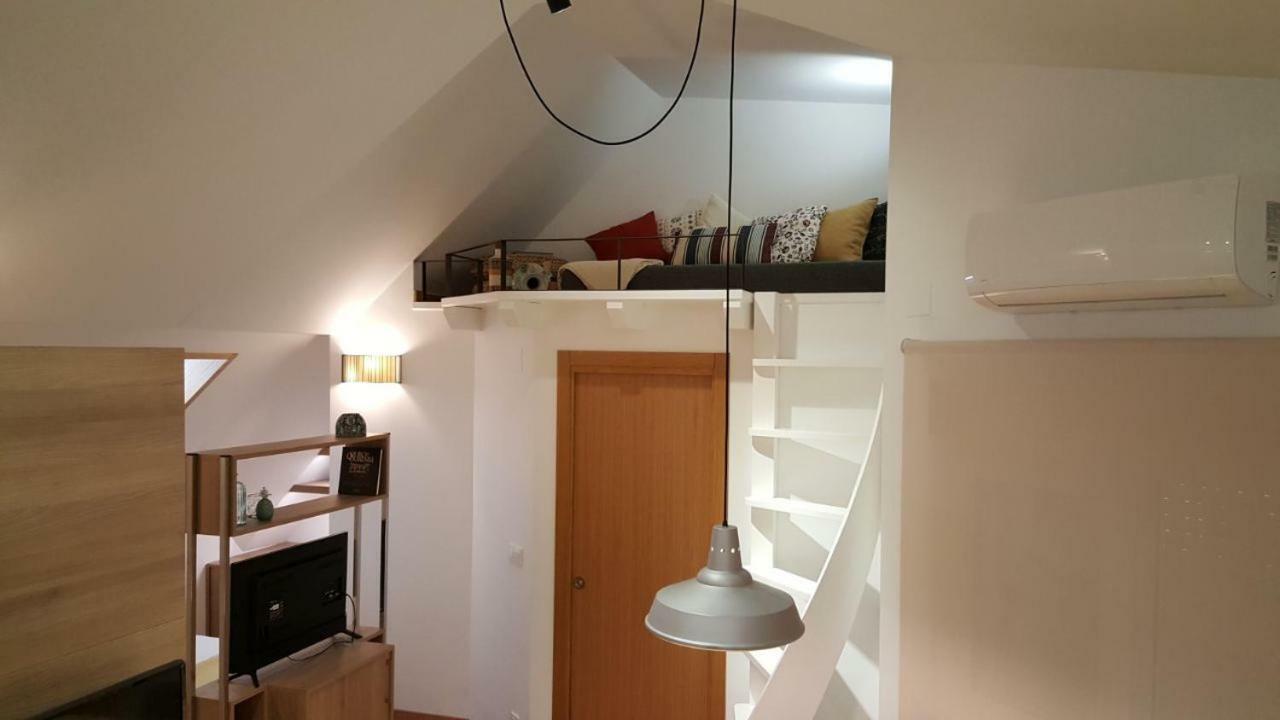 Estudio Atico Con Altillo Ourense Exterior photo